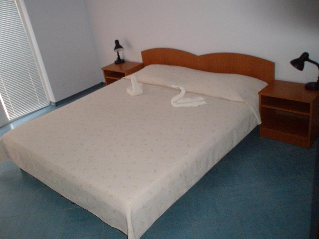 Family Hotel Maritime Ahtopol Phòng bức ảnh